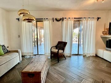 CASA EN VENTA EN NUEVO ALTATA EN PRIVADA VILLAS DEL MAR A ORILLA DE LAGO