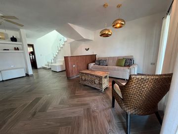 CASA EN VENTA EN NUEVO ALTATA EN PRIVADA VILLAS DEL MAR A ORILLA DE LAGO