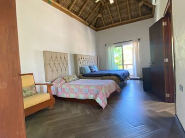 CASA EN VENTA EN NUEVO ALTATA EN PRIVADA VILLAS DEL MAR A ORILLA DE LAGO