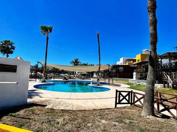 CASA EN VENTA EN NUEVO ALTATA EN PRIVADA VILLAS DEL MAR A ORILLA DE LAGO