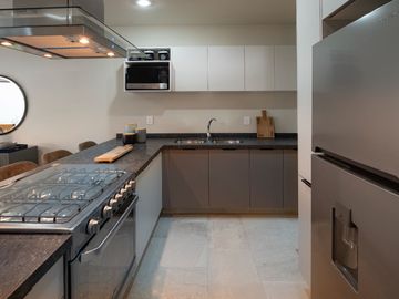 CASA EN VENTA GALERIAS SANTA ANITA 3 HABITACIONES ACABADOS DE MARMOL