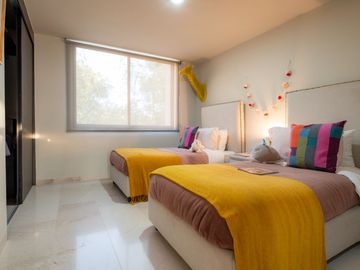 CASA EN VENTA GALERIAS SANTA ANITA 3 HABITACIONES ACABADOS DE MARMOL