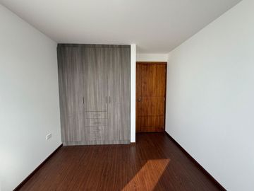 VENTA Departamento en Urb Jardines de Amagasí Quito Embajada Americana De los Guayacanes y Avigiras