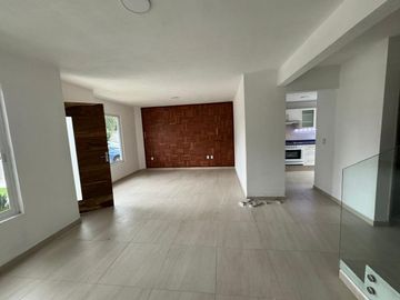 VENTA Casa en condominio con recámara en planta baja, Corregidora, Querétaro