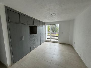 VENTA Casa en condominio con recámara en planta baja, Corregidora, Querétaro