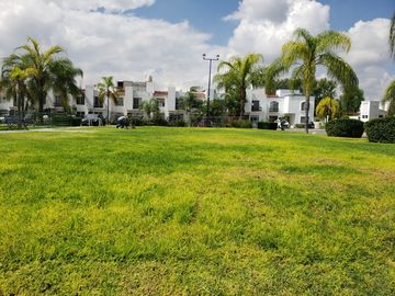 VENTA Casa en condominio con recámara en planta baja, Corregidora, Querétaro