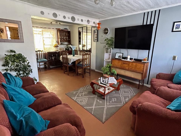 VENDE CASA EN GOMEZ CARREÑO, VIÑA DEL MAR