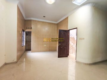 Dijual Villa Siap Huni Komplek Cemara Asri Jalan Cherry Medan