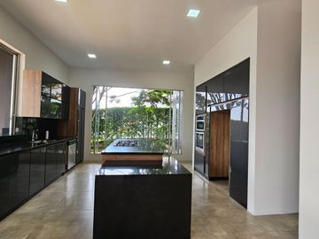 CASA EN CONJUNTO CERRADO EN MALABAR DE 910m2, CERRITOS, PEREIRA.