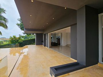 CASA EN CONJUNTO CERRADO EN MALABAR DE 910m2, CERRITOS, PEREIRA.