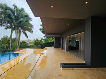 CASA EN CONJUNTO CERRADO EN MALABAR DE 910m2, CERRITOS, PEREIRA.