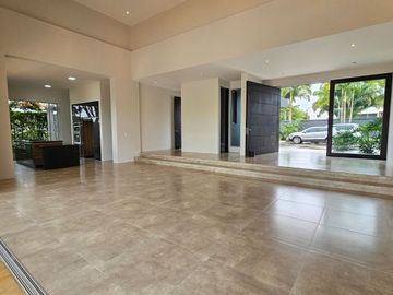 CASA EN CONJUNTO CERRADO EN MALABAR DE 910m2, CERRITOS, PEREIRA.