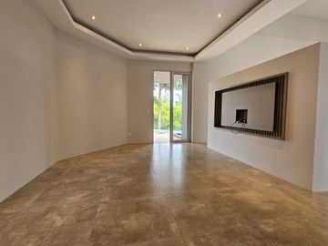 CASA EN CONJUNTO CERRADO EN MALABAR DE 910m2, CERRITOS, PEREIRA.