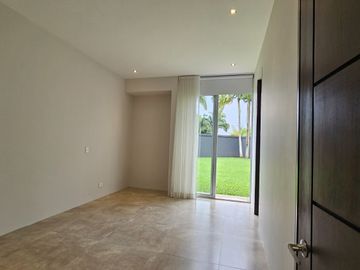 CASA EN CONJUNTO CERRADO EN MALABAR DE 910m2, CERRITOS, PEREIRA.