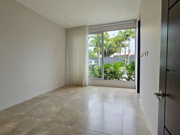 CASA EN CONJUNTO CERRADO EN MALABAR DE 910m2, CERRITOS, PEREIRA.