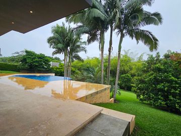 CASA EN CONJUNTO CERRADO EN MALABAR DE 910m2, CERRITOS, PEREIRA.
