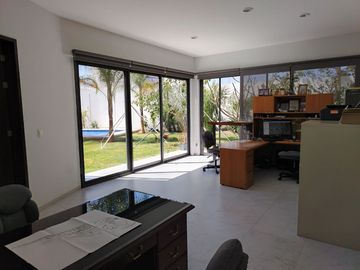 CASA RESIDENCIAL CON ALBERCA EN VENTA, EN MIRAVALLE, SAN LUIS POTOSI, SLP