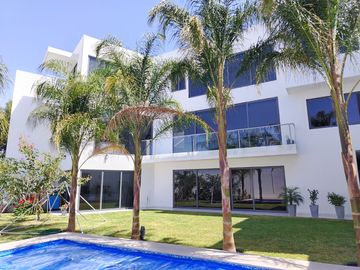 CASA RESIDENCIAL CON ALBERCA EN VENTA, EN MIRAVALLE, SAN LUIS POTOSI, SLP