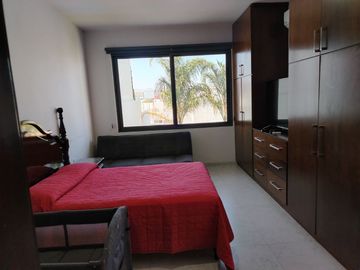 CASA RESIDENCIAL CON ALBERCA EN VENTA, EN MIRAVALLE, SAN LUIS POTOSI, SLP