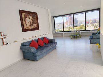 CASA RESIDENCIAL CON ALBERCA EN VENTA, EN MIRAVALLE, SAN LUIS POTOSI, SLP