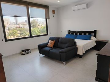 CASA RESIDENCIAL CON ALBERCA EN VENTA, EN MIRAVALLE, SAN LUIS POTOSI, SLP