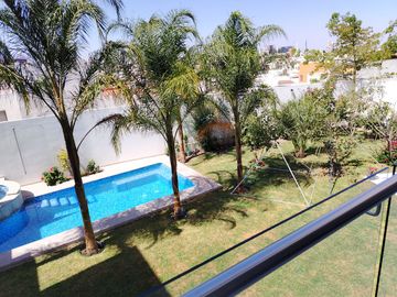 CASA RESIDENCIAL CON ALBERCA EN VENTA, EN MIRAVALLE, SAN LUIS POTOSI, SLP