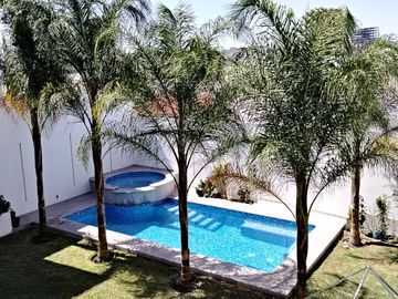 CASA RESIDENCIAL CON ALBERCA EN VENTA, EN MIRAVALLE, SAN LUIS POTOSI, SLP