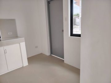 Single Attached House & Lot For Sale in Carsadang Bago Near In Mall Of Asia Via Cavitex
