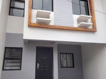 Townhouses For Sale in PTC Suncrest 2  Imus Cavite Near In SM Center Bucandala