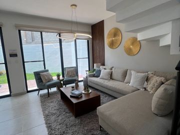 Casa en Venta en Cancún , Residencial Privado con Alberca Semiolímpica y Parque