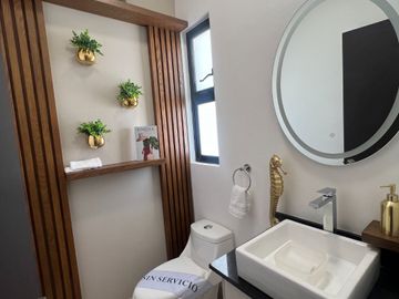 Casa en Venta en Cancún , Residencial Privado con Alberca Semiolímpica y Parque