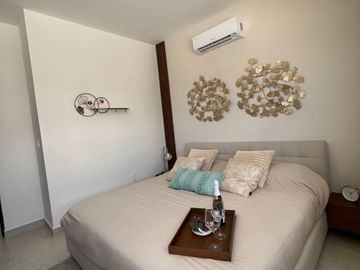Casa en Venta en Cancún , Residencial Privado con Alberca Semiolímpica y Parque