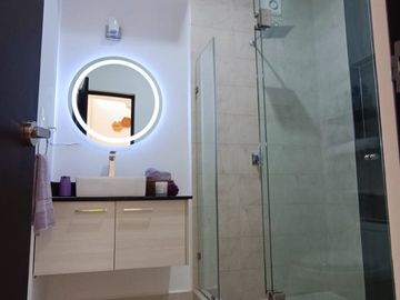 Casa en Venta en Cancún – 3 Niveles, Master Suite con Terraza Privada