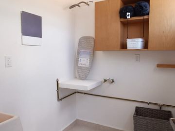 Casa en Venta en Cancún – 3 Niveles, Master Suite con Terraza Privada