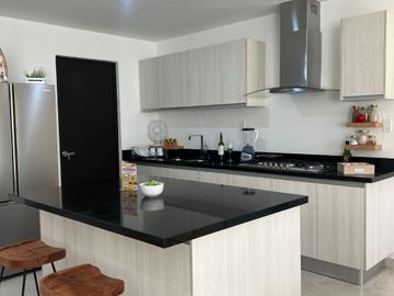 Casa en Venta en Cancún – Residencial con Parque de 3,200 m2 y Alberca