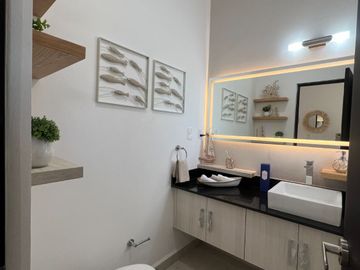Casa en Venta en Cancún – Residencial con Parque de 3,200 m2 y Alberca