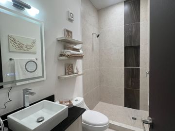 Casa en Venta en Cancún – Residencial con Parque de 3,200 m2 y Alberca