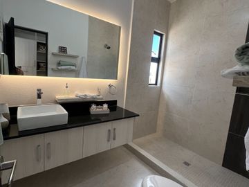 Casa en Venta en Cancún – Residencial con Parque de 3,200 m2 y Alberca