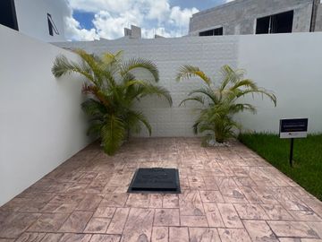 Casa en Venta en Cancún – Exclusiva, con Alberca y Parque de 3.2 Hectáreas