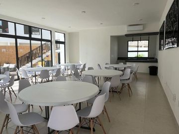 Casa en Venta en Cancún – Exclusiva, con Alberca y Parque de 3.2 Hectáreas