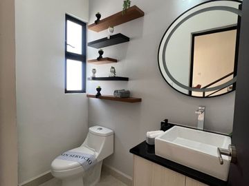 Casa en Venta en Cancún – Exclusiva, con Alberca y Parque de 3.2 Hectáreas