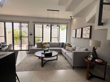 Casa en Venta en Cancún – Exclusiva, con Alberca y Parque de 3.2 Hectáreas