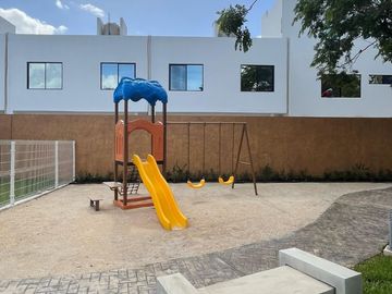 Casa en Venta en Cancún – Exclusiva, con Alberca y Parque de 3.2 Hectáreas