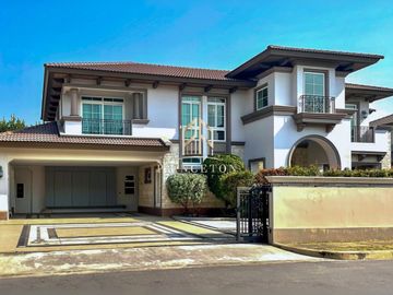 House For Sale or Rent Nantawan Bangna KM.7 Prime Location! Just minutes from Mega Bangna