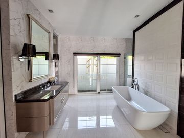 House For Sale or Rent Nantawan Bangna KM.7 Prime Location! Just minutes from Mega Bangna