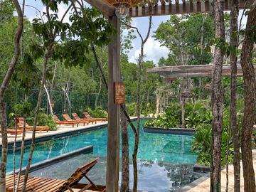 Casa en venta en Tulum, residencial privado con carril de nado!
