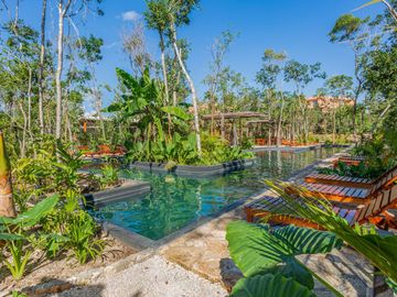 Casa en venta en Tulum, residencial privado con carril de nado!
