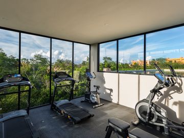 Casa en venta en Tulum, residencial privado con carril de nado!