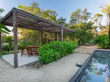 Casa en venta en Tulum, residencial privado con carril de nado!