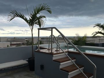 Estudio en venta en Playa del Carmen con Vista al Mar desde el Roof Top !